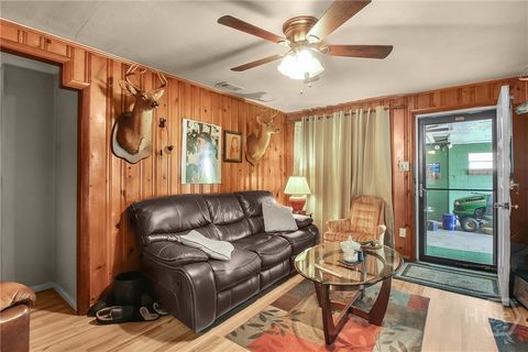 Single Family Residence in Garden City GA 5021 Augusta Road 8.jpg