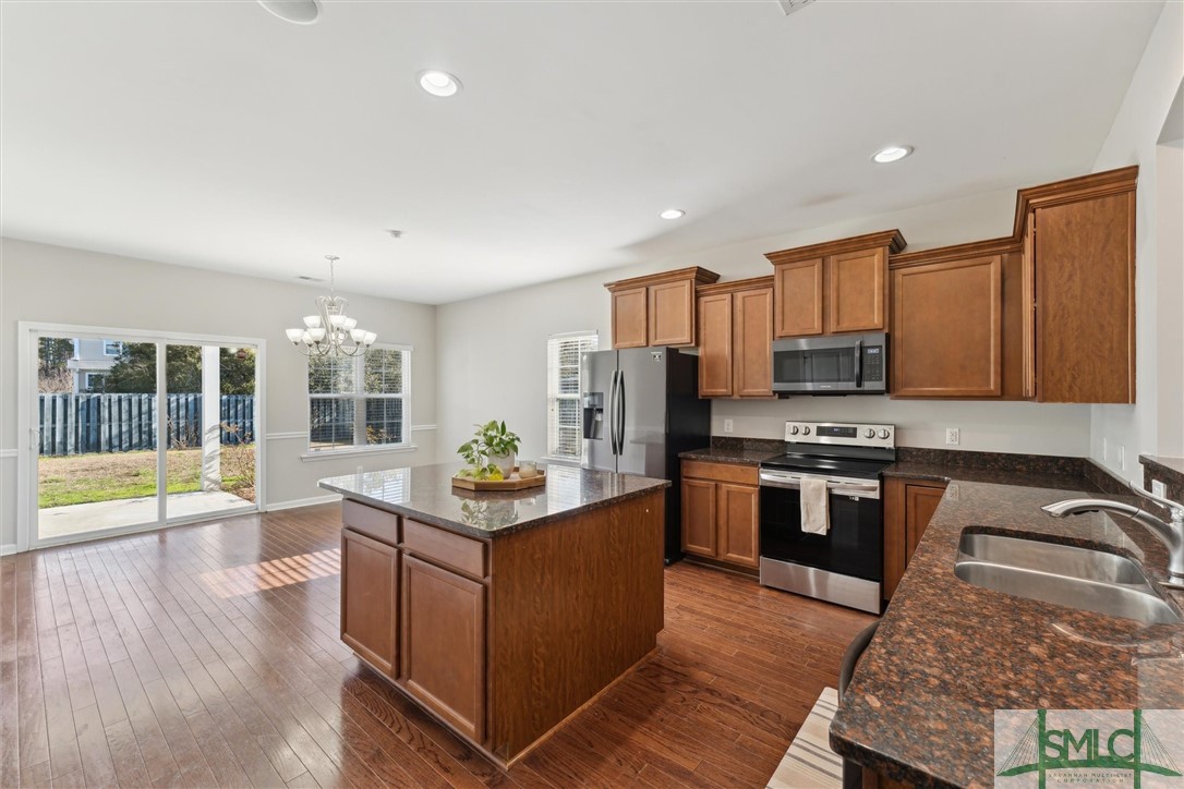 Single Family Residence in Richmond Hill GA 3838 Garden Hills Loop 6.jpg