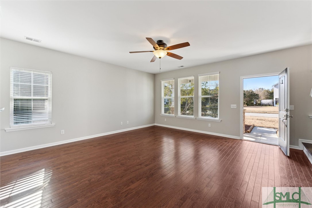 Single Family Residence in Richmond Hill GA 3838 Garden Hills Loop 4.jpg