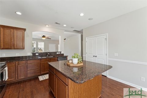 Single Family Residence in Richmond Hill GA 3838 Garden Hills Loop 8.jpg