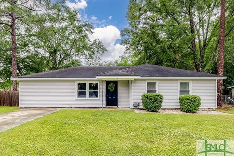 Single Family Residence in Hinesville GA 105 Pointe South Drive.jpg