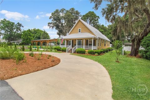 Single Family Residence in Darien GA 800 Wayne Street.jpg