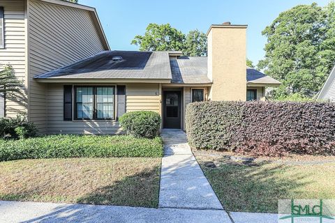 Townhouse in Savannah GA 5 Hidden Lake Court.jpg