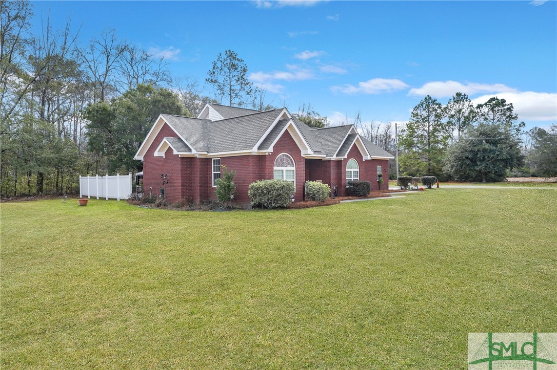 Single Family Residence in Guyton GA 883 Zittrouer Road 2.jpg