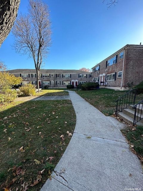 Stock Cooperative in Flushing NY 150-14 Jewel Ave #53A.jpg