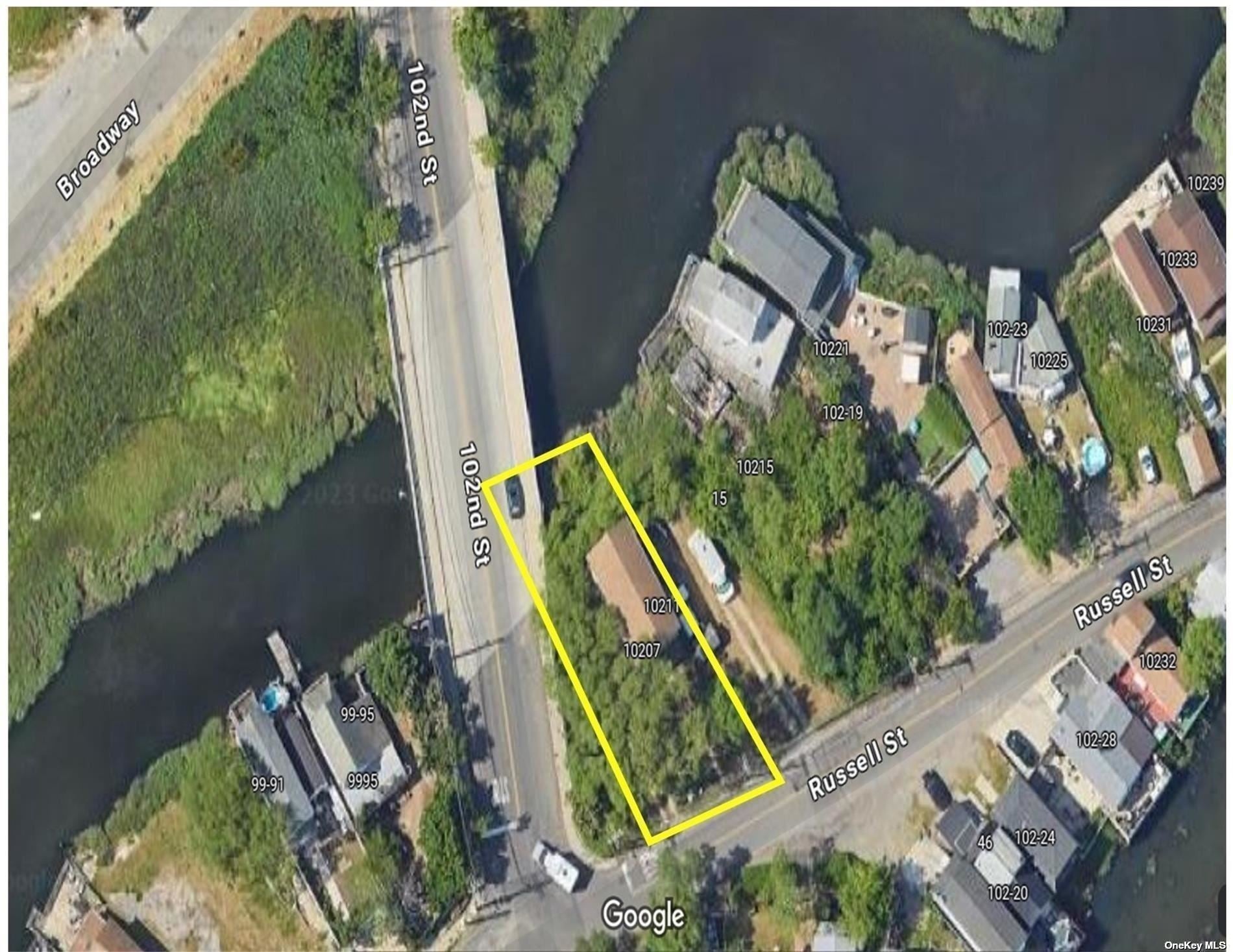 102 7 Russell St, Howard Beach, NY 11414
