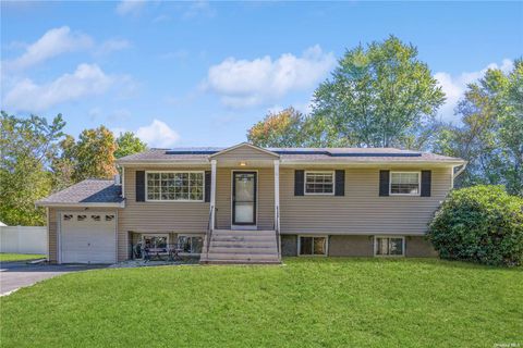 Single Family Residence in Port Jefferson Station NY 30 Yale Street.jpg