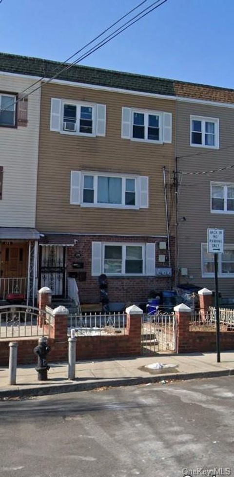 Triplex in Bronx NY 275 Balcom Avenue.jpg