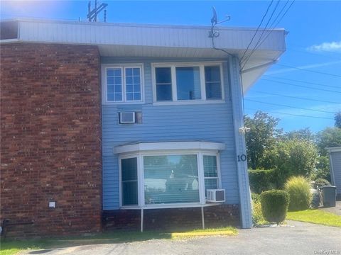 Townhouse in West Haverstraw NY 10 Campbell Court.jpg