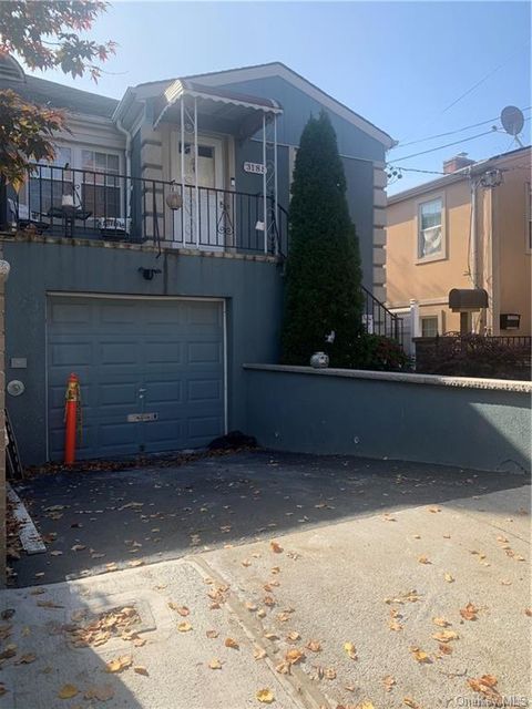 Duplex in Bronx NY 3188 Rawlins Avenue 1.jpg