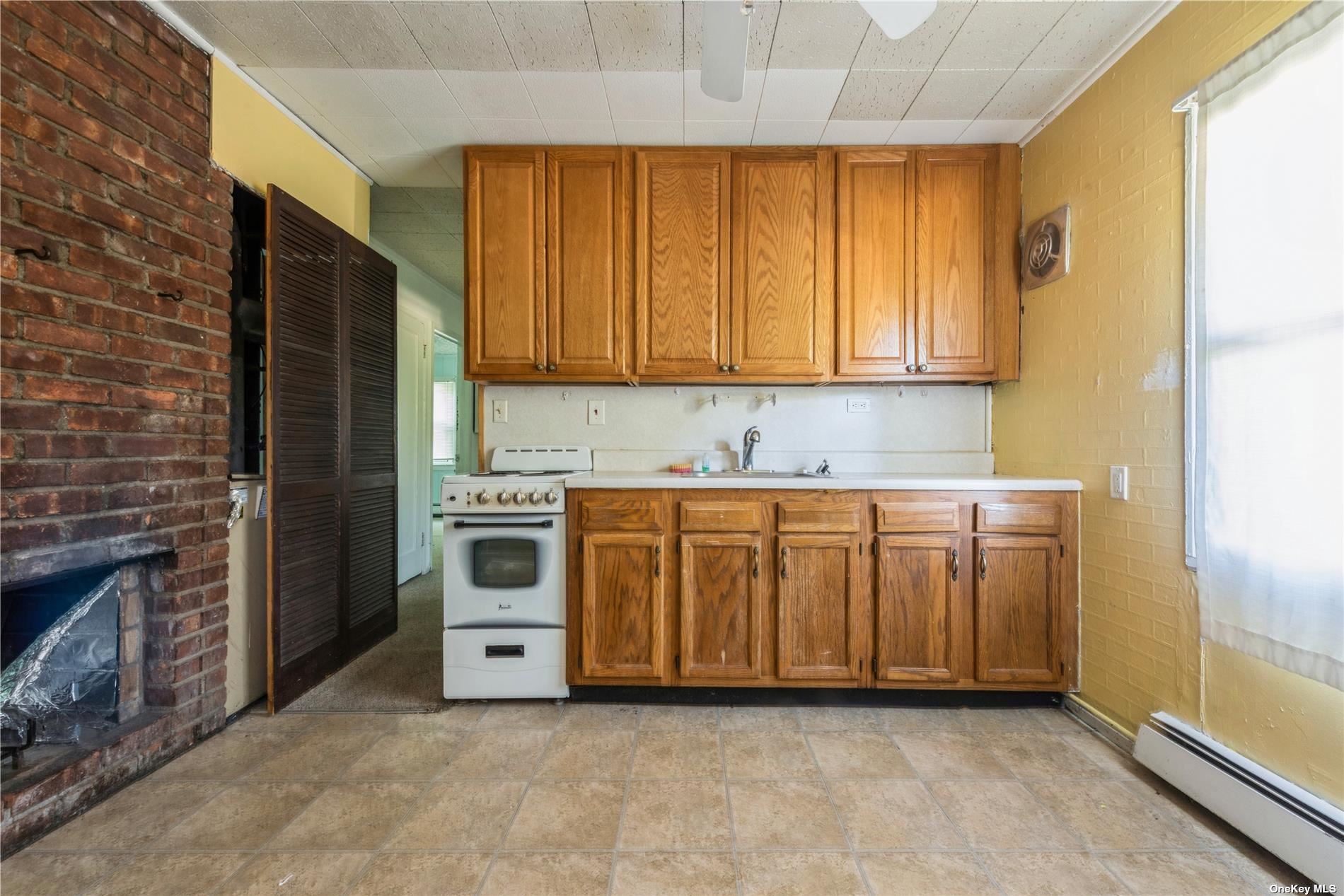 48 Bloomingdale Rd, Levittown, NY 11756 photo
