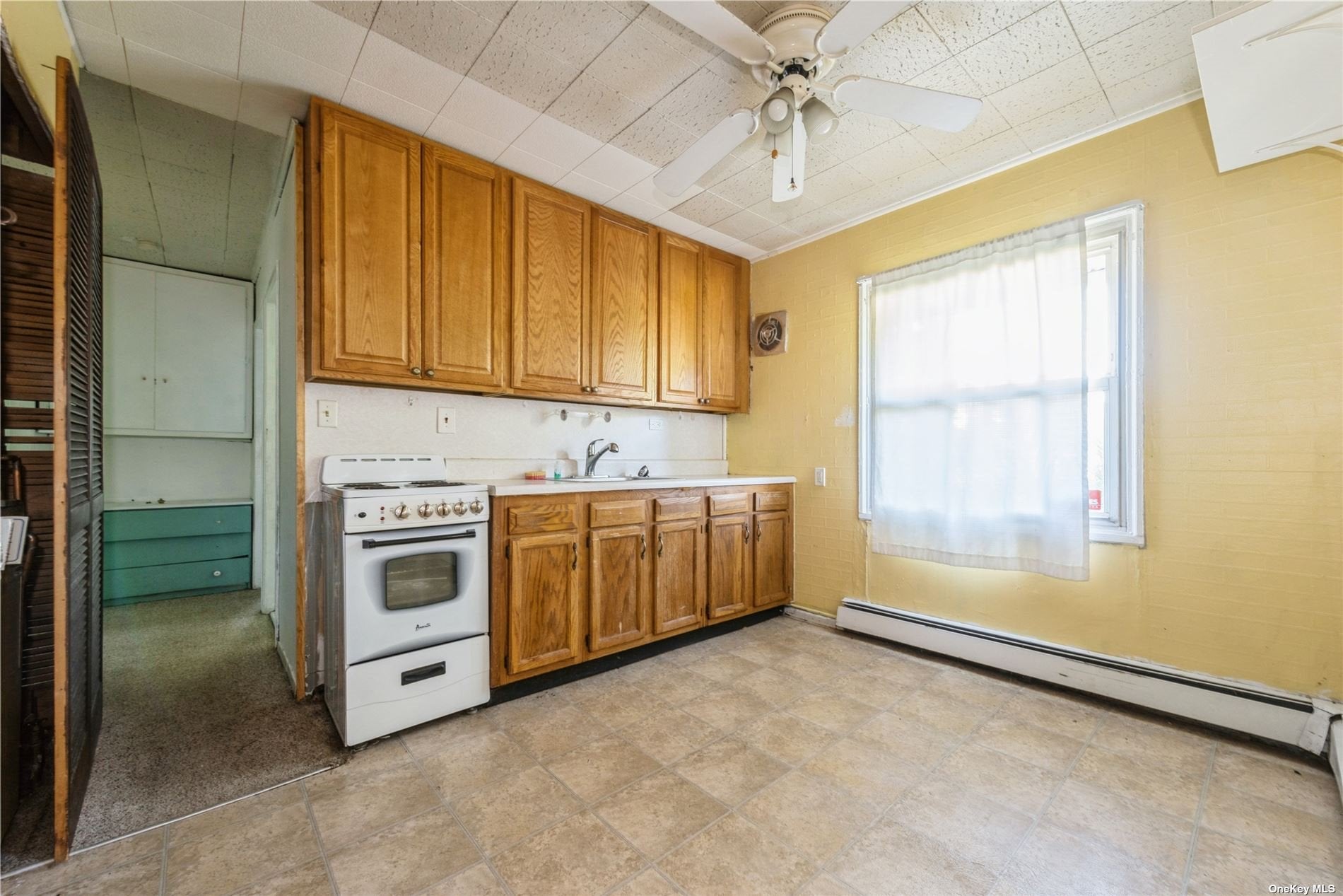 48 Bloomingdale Rd, Levittown, NY 11756 photo