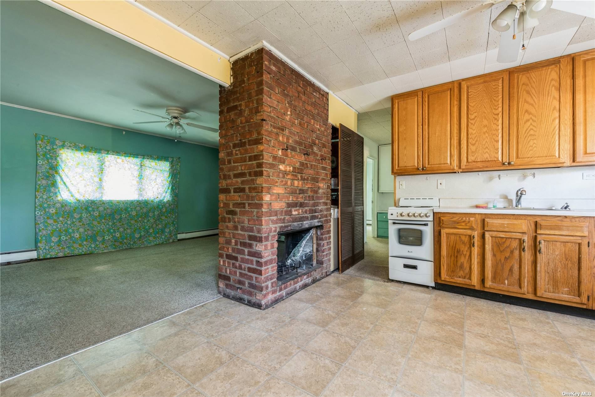 48 Bloomingdale Rd, Levittown, NY 11756 photo