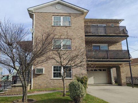 Duplex in Bronx NY 44 Pennyfield Avenue.jpg