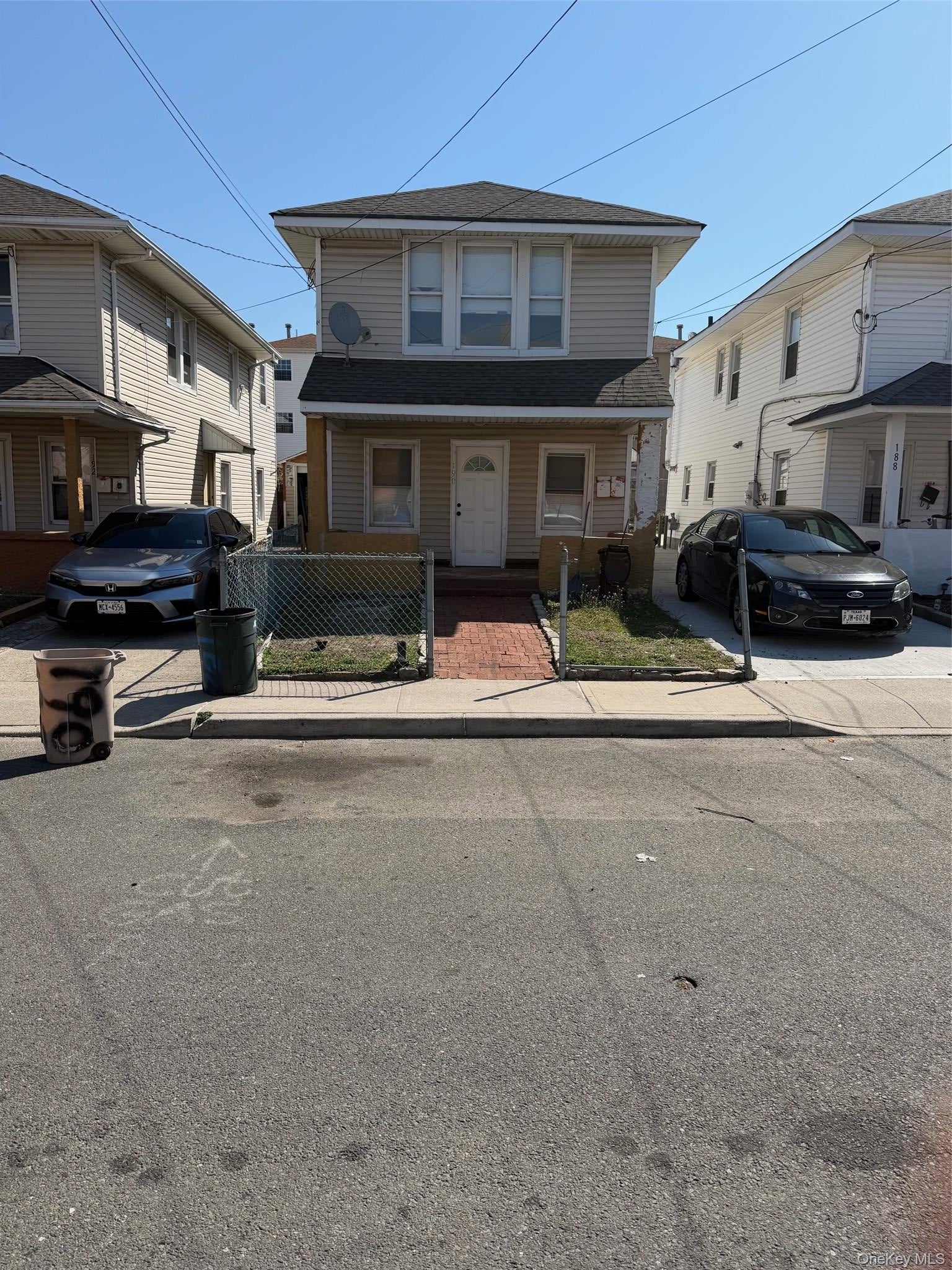 190 Beach 27 St, Far Rockaway, NY 11691
