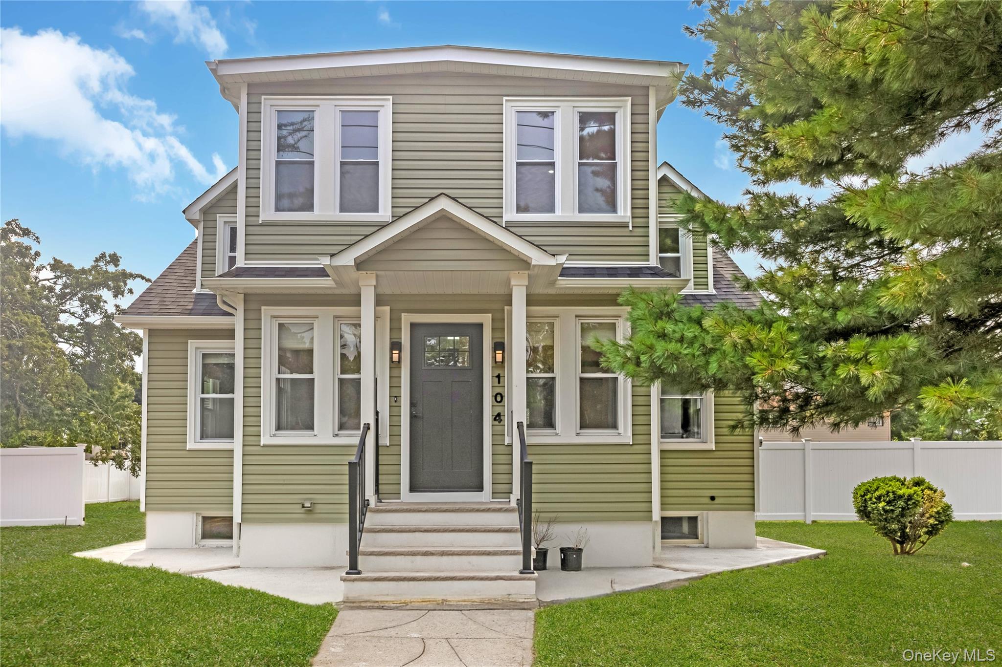 104 18th St, Wyandanch, NY 11798
