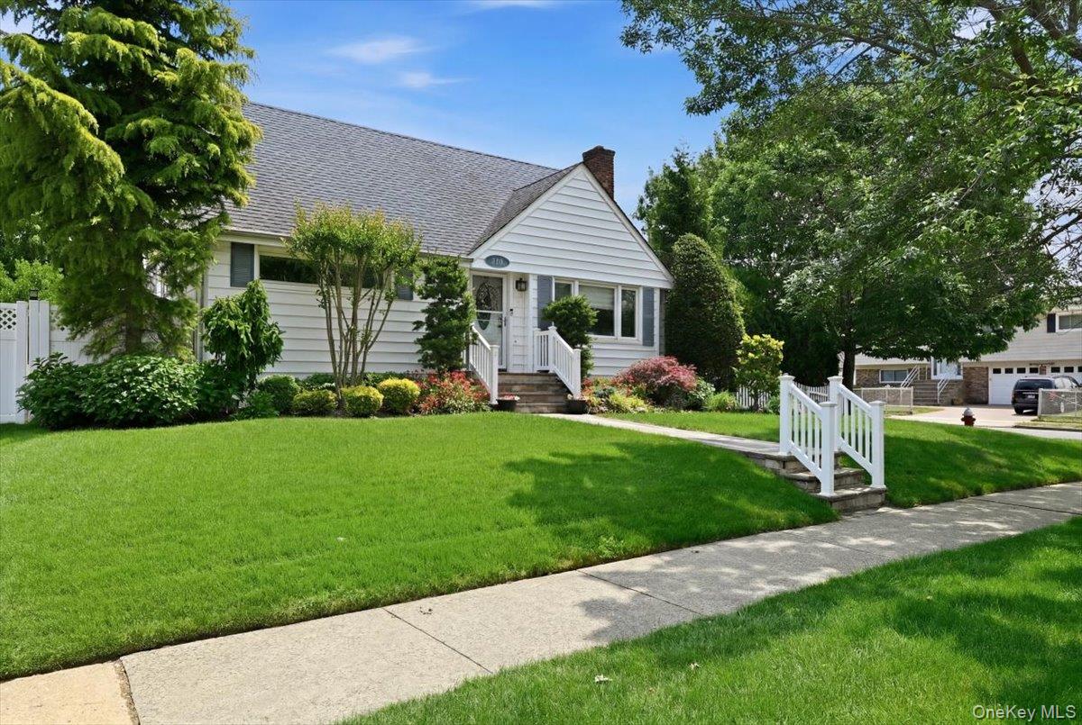 2977 Grand Blvd, Baldwin, NY 11510