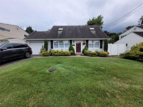 Single Family Residence in Syosset NY 29 Arizona Avenue.jpg