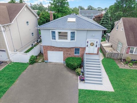 Single Family Residence in Seaford NY 3832 Hickory Street.jpg