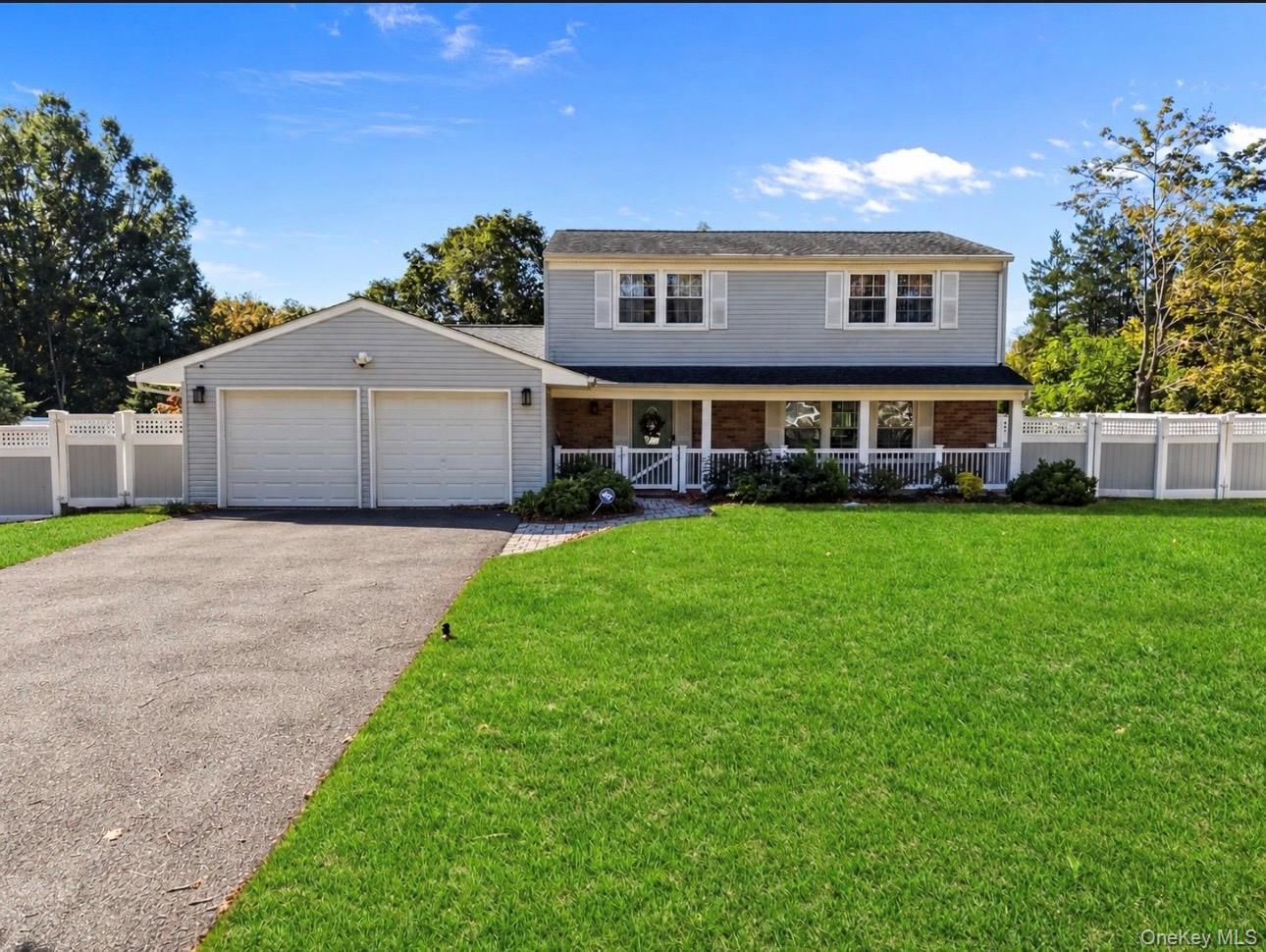 18 Magic Mountain Dr, Coram, NY 11727 photo