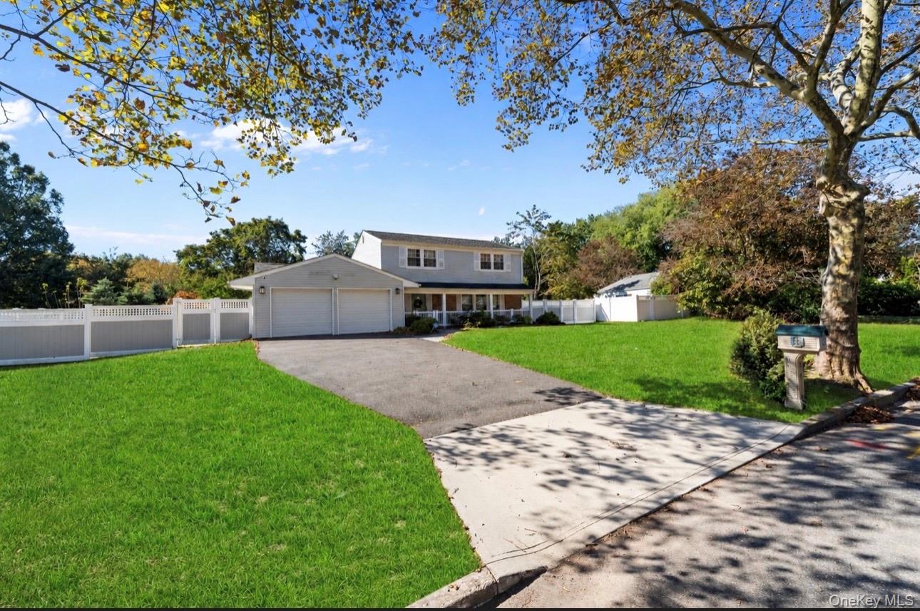18 Magic Mountain Dr, Coram, NY 11727 photo