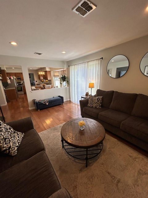 Single Family Residence in Baiting Hollow NY 43 Southfield Road 11.jpg