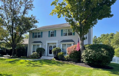 Single Family Residence in Baiting Hollow NY 43 Southfield Road 1.jpg