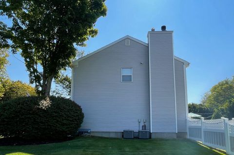 Single Family Residence in Baiting Hollow NY 43 Southfield Road 2.jpg
