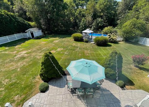 Single Family Residence in Baiting Hollow NY 43 Southfield Road 40.jpg