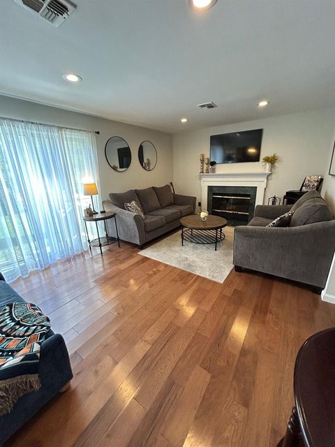 Single Family Residence in Baiting Hollow NY 43 Southfield Road 13.jpg