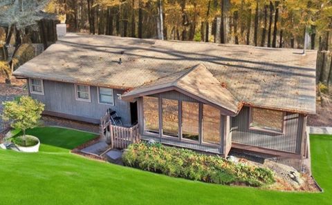 Single Family Residence in Airmont NY 9 Country Club Lane.jpg