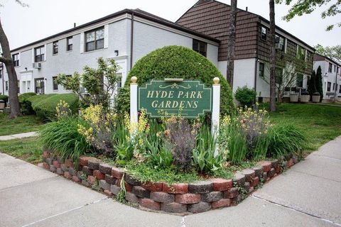 Stock Cooperative in Kew Garden Hills NY 67-89 136 Street #A.jpg