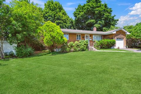 Single Family Residence in Port Jefferson Station NY 106 Montrose Drive 1.jpg