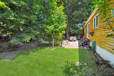 Single Family Residence in Port Jefferson Station NY 106 Montrose Drive 6.jpg