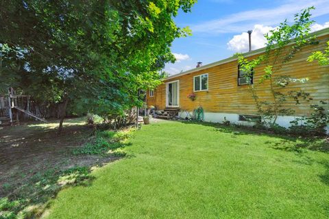 Single Family Residence in Port Jefferson Station NY 106 Montrose Drive 4.jpg