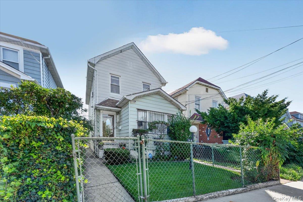 118 29 218th St, Cambria Heights, NY 11411