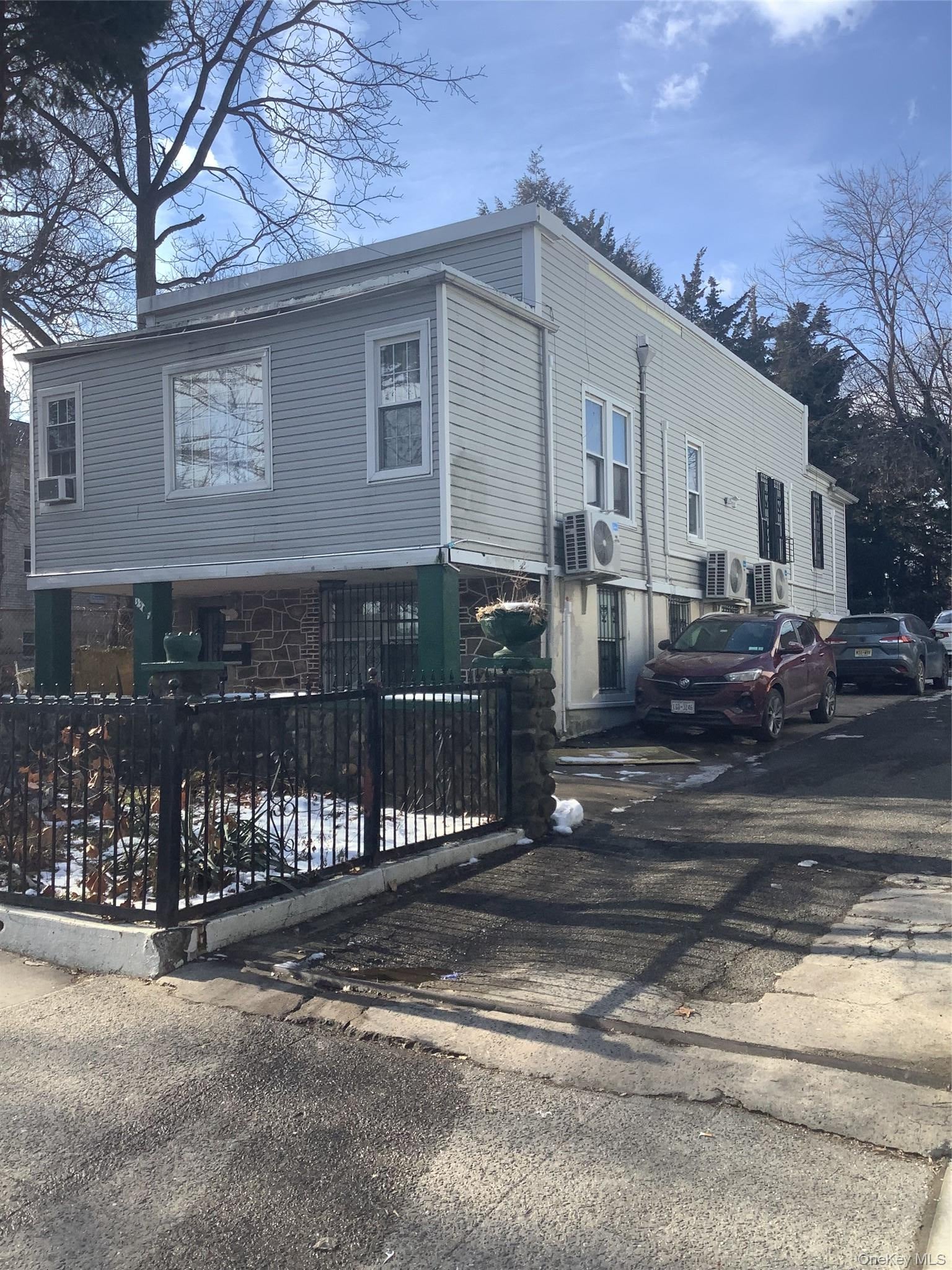 3305 Bronxwood Ave, Bronx, NY 10469
