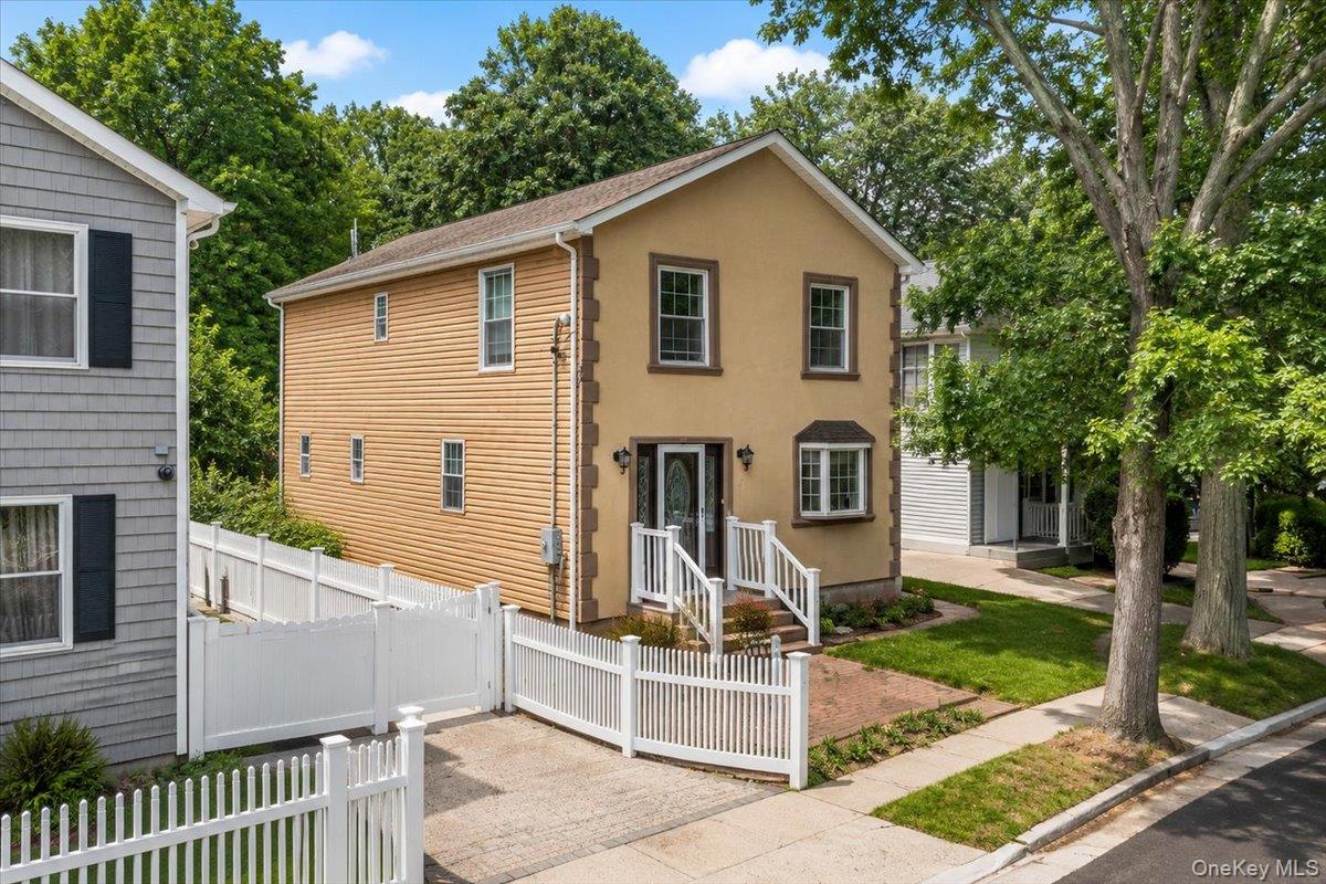 571 Park Ave, West Hempstead, NY 11552 photo