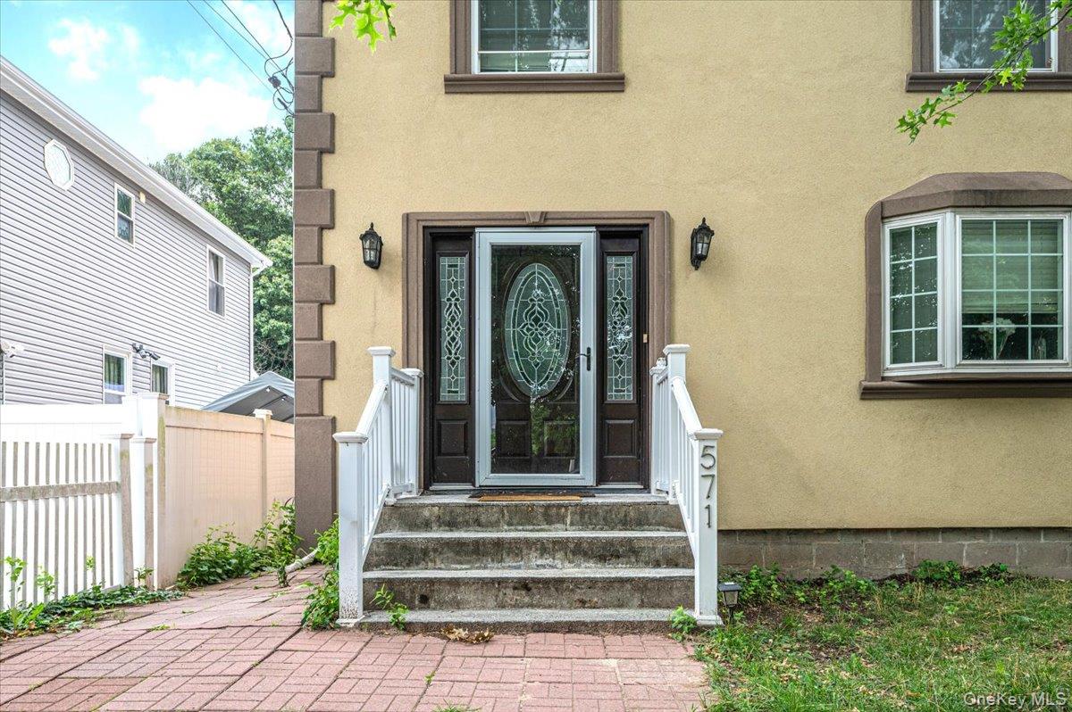 571 Park Ave, West Hempstead, NY 11552 photo