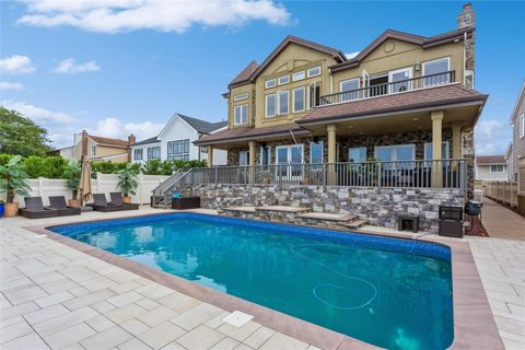 Single Family Residence in Lido Beach NY 319 Harbor Drive.jpg