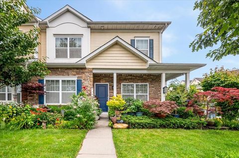 Condominium in Patchogue NY 53 Barley Lane.jpg