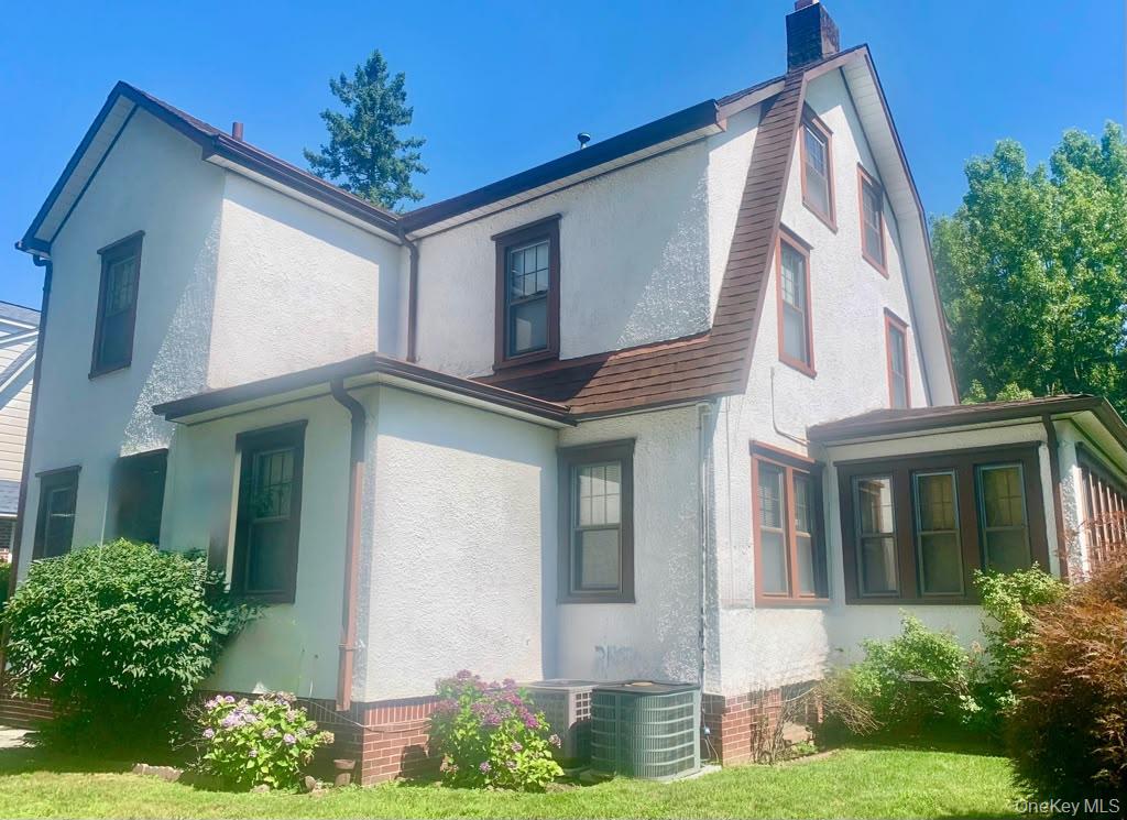 330 E Devonia Ave, Mount Vernon, NY 10552 photo