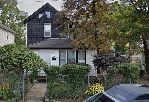 Single Family Residence in Westbury NY 258 Covert Street.jpg