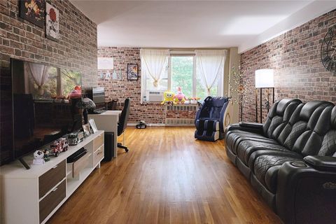 Stock Cooperative in Bayside NY 209-20 18th Ave #5E.jpg