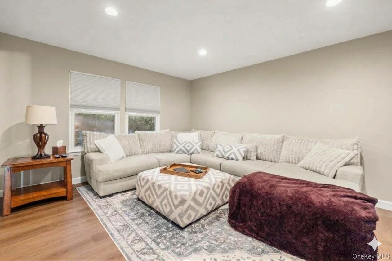 23 Blueberry Ln, Patchogue, NY 11772 photo