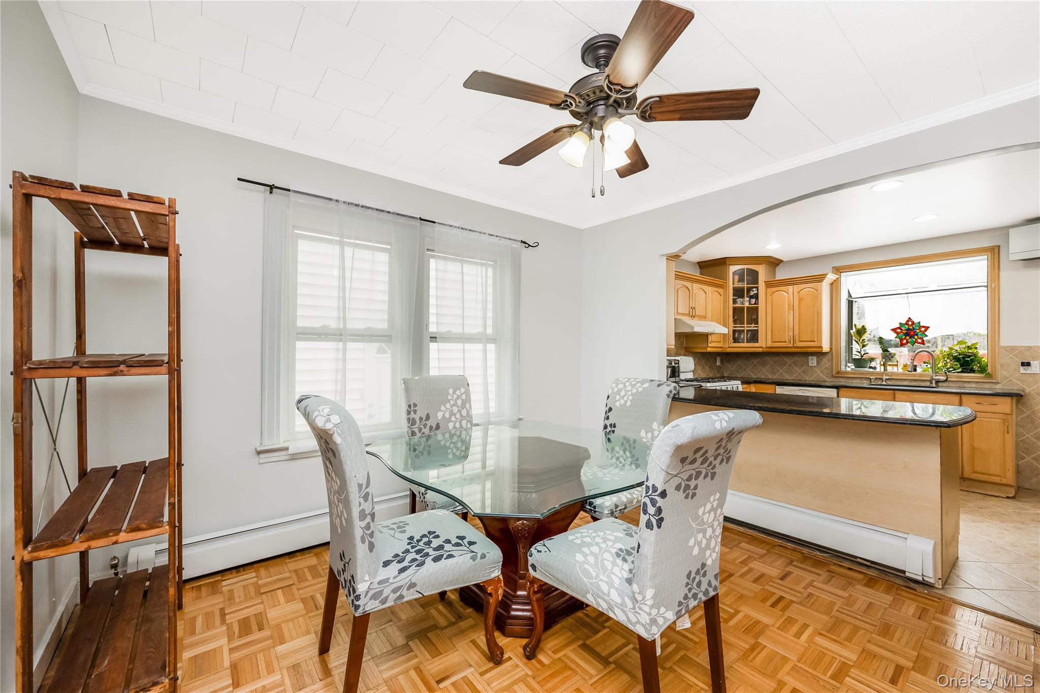 164 36 76th Ave, Fresh Meadows, NY 11366 photo