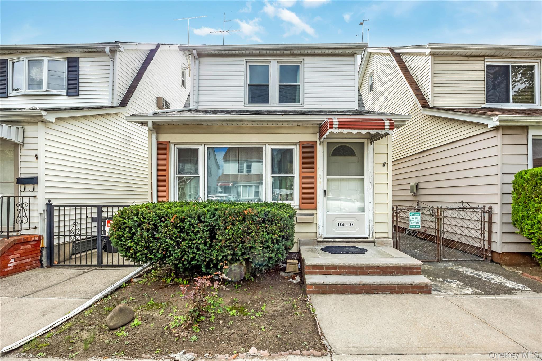 164 36 76th Ave, Fresh Meadows, NY 11366