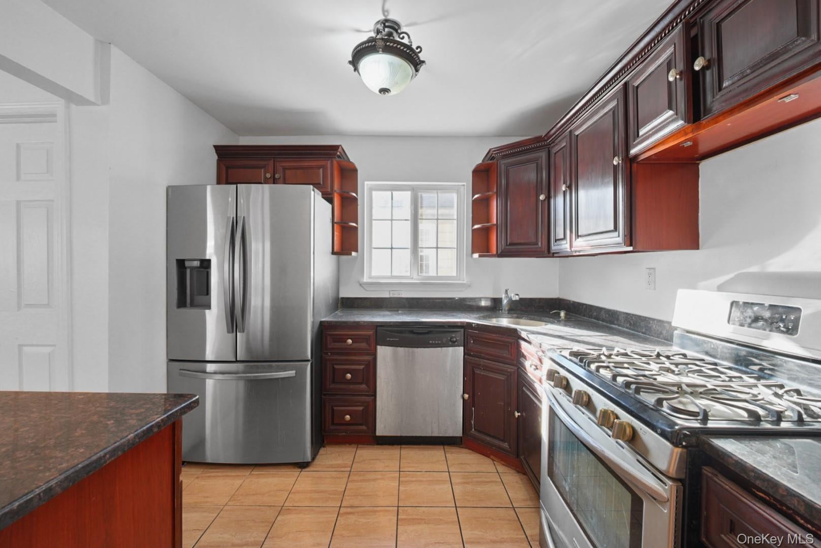 24527 148th Ave, Rosedale, NY 11422 photo
