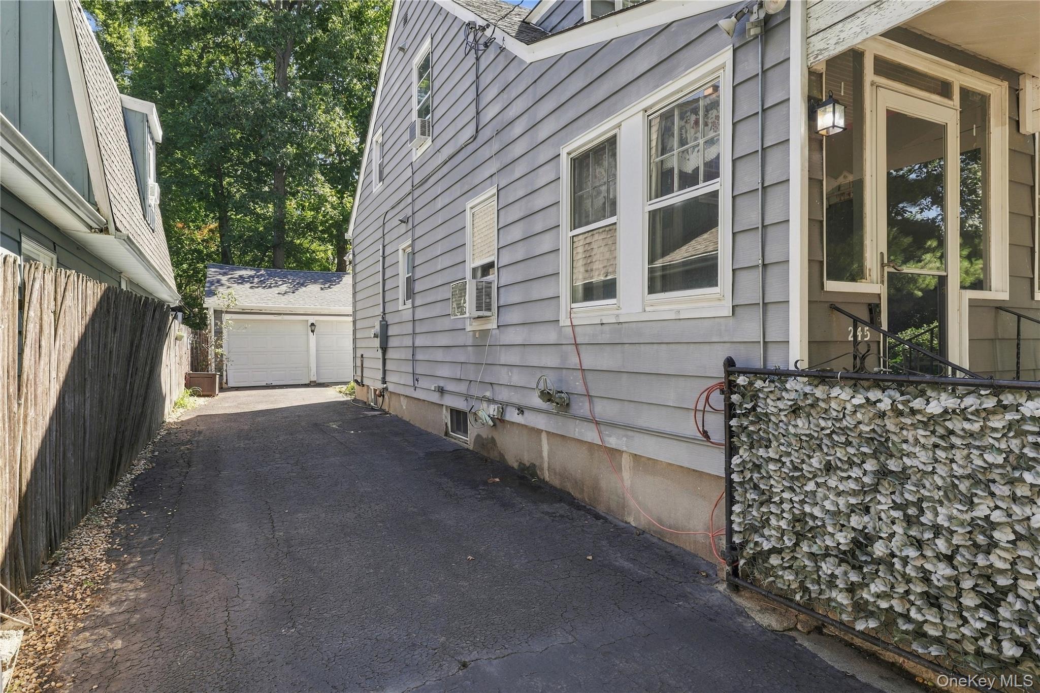 245 Buchanan St, Centerport, NY 11721 photo