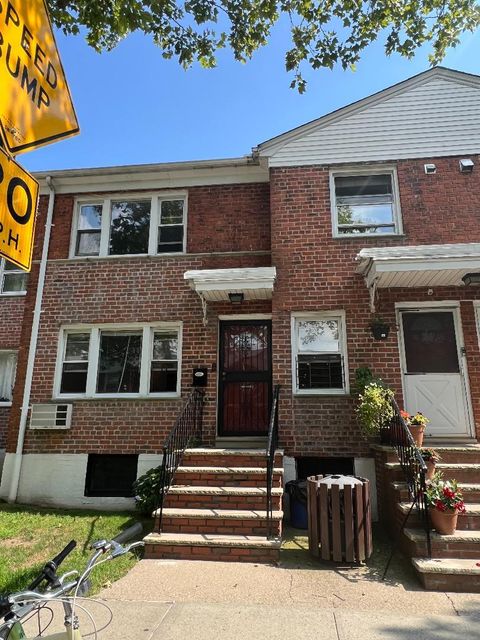 Stock Cooperative in Kew Garden Hills NY 13846 68th Drive #A.jpg